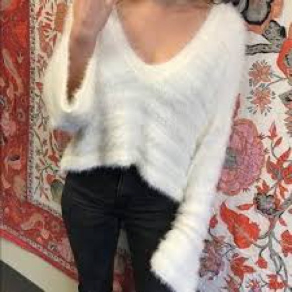 💞UO,Pink Bandit Sweater,Statement Sleeves,Rare Pink Color,Excellent Con.,Size S - Picture 5 of 9